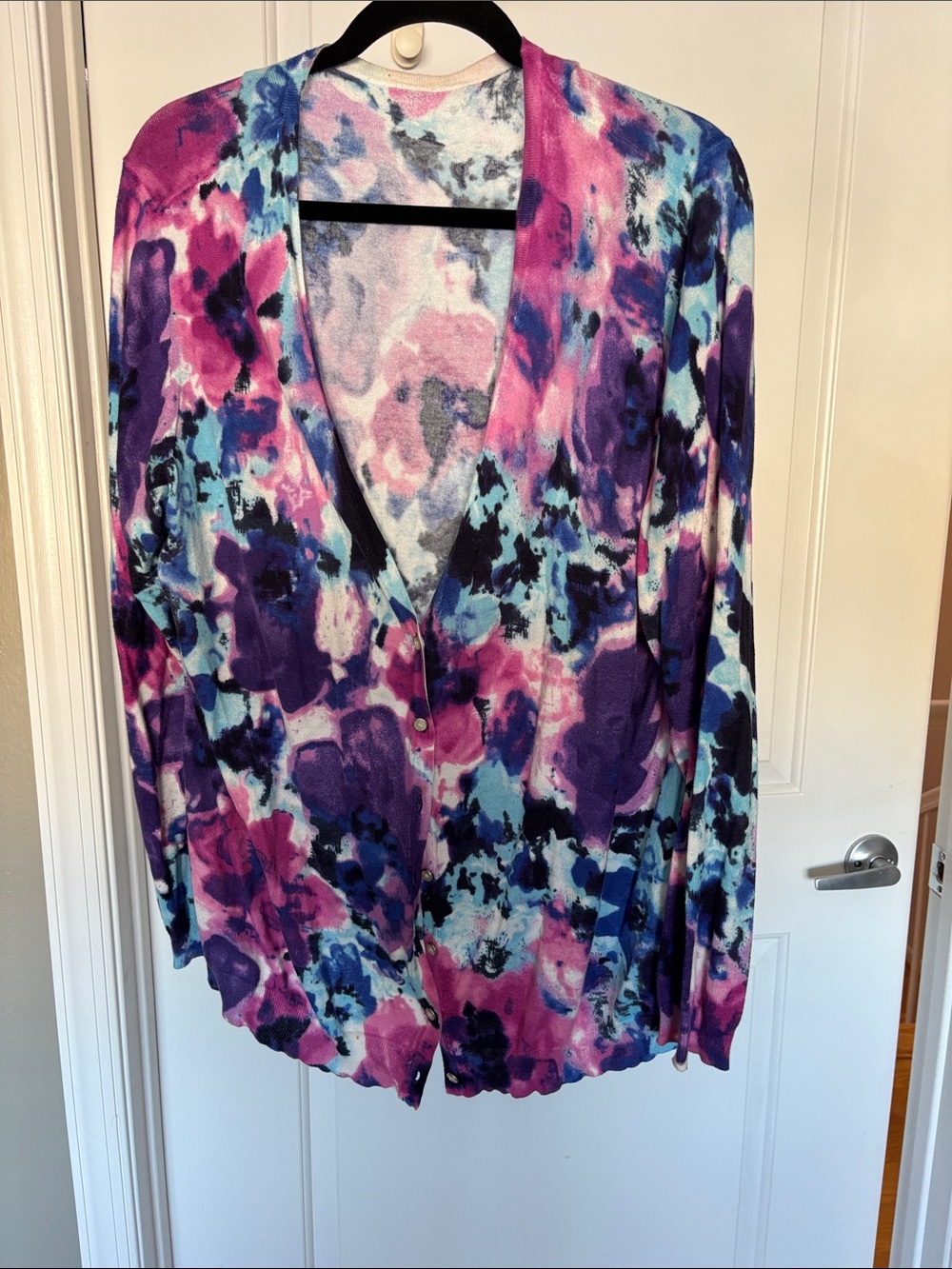 Women’s Watercolor Print V-Neck sweater in Pink & Purple